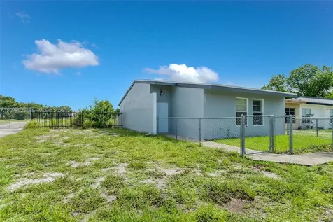 3793 NW 213th Terrace Miami Gardens FL 33055