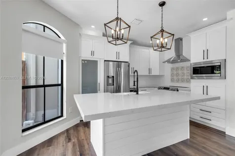 10276 NW 30th Terrace Doral FL 33172