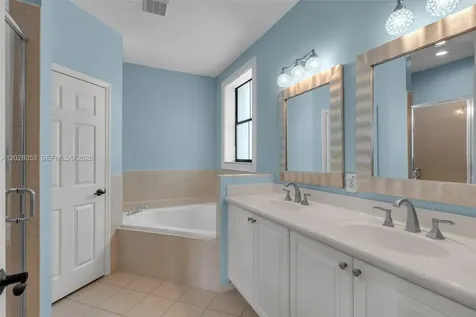 10276 NW 30th Terrace Doral FL 33172