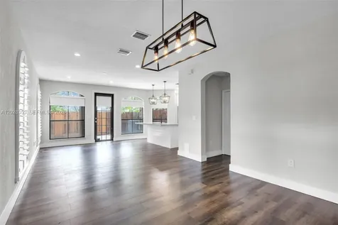 10276 NW 30th Terrace Doral FL 33172