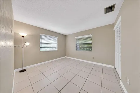 9751 Wayne Avenue Palmetto Bay FL 33157