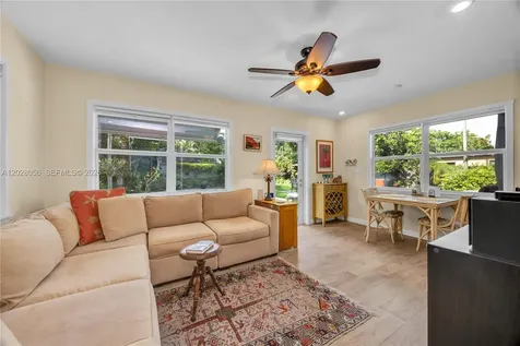 5825 SW 46th Terrace Miami FL 33155