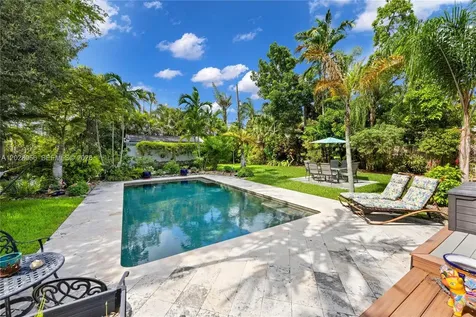 5825 SW 46th Terrace Miami FL 33155