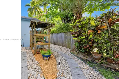5825 SW 46th Terrace Miami FL 33155
