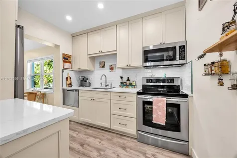 5825 SW 46th Terrace Miami FL 33155