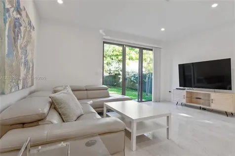 2887 SW 33rd Avenue Miami FL 33133