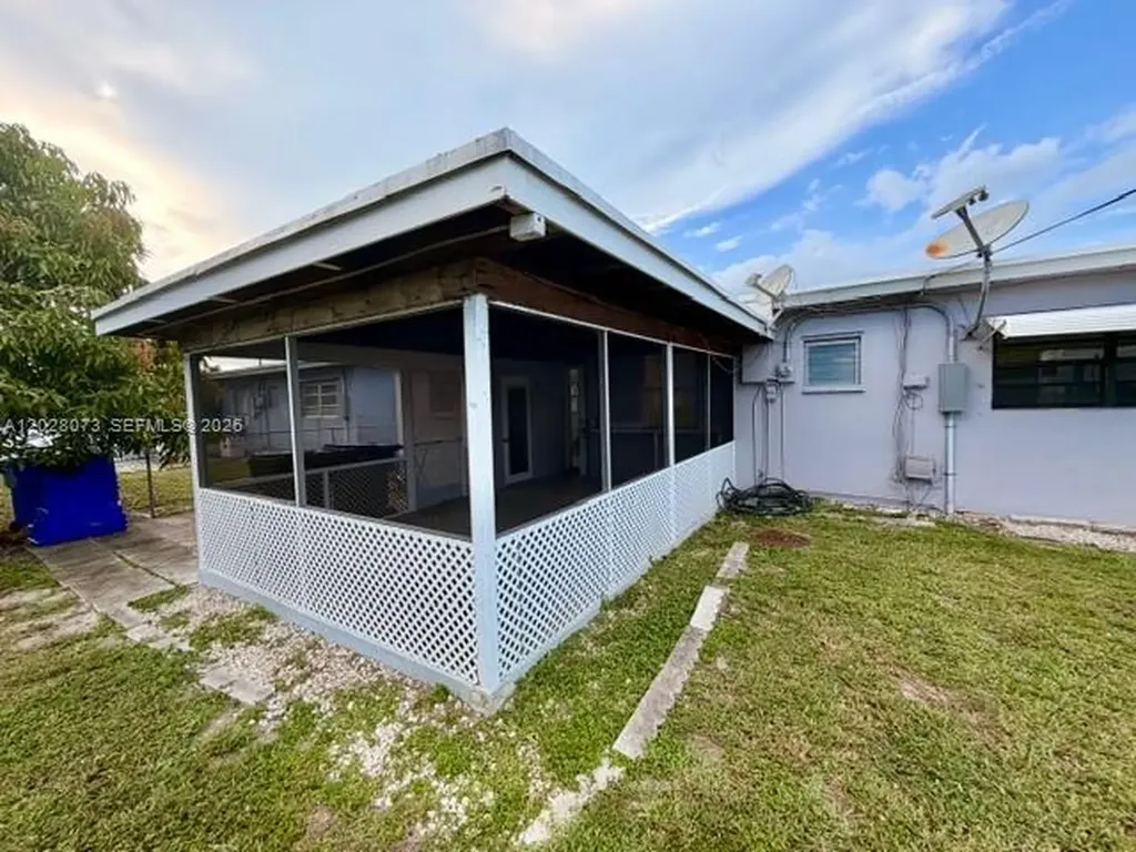 5608 Garfield Street Hollywood FL 33021