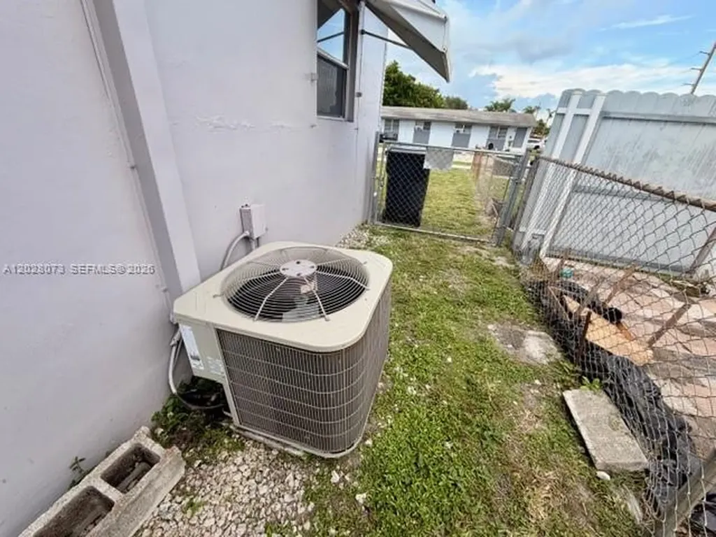 5608 Garfield Street Hollywood FL 33021