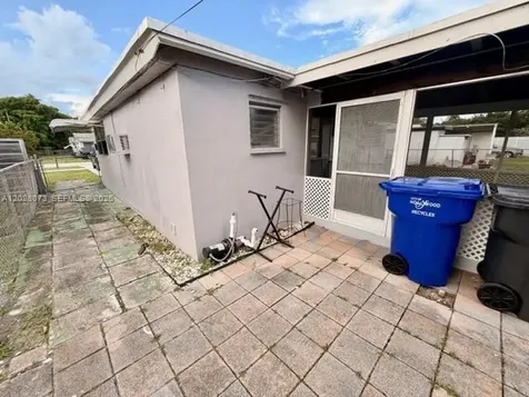 5608 Garfield Street Hollywood FL 33021