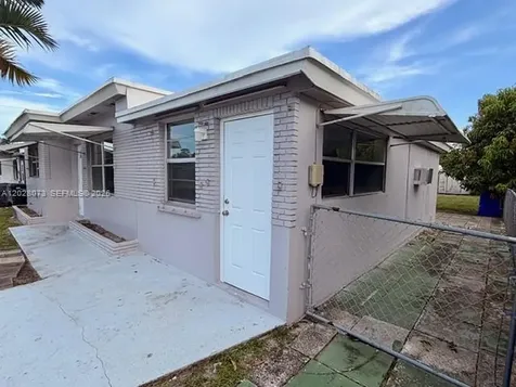 5608 Garfield Street Hollywood FL 33021