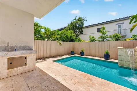 3062 New York Street Miami FL 33133