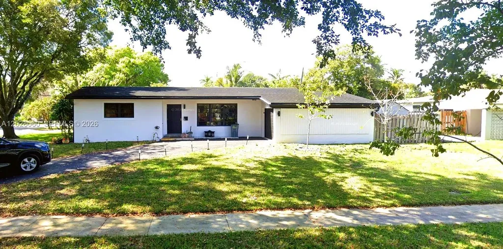 11 Redwood Circle Plantation FL 33317