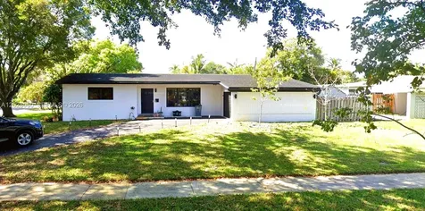 11 Redwood Circle Plantation FL 33317