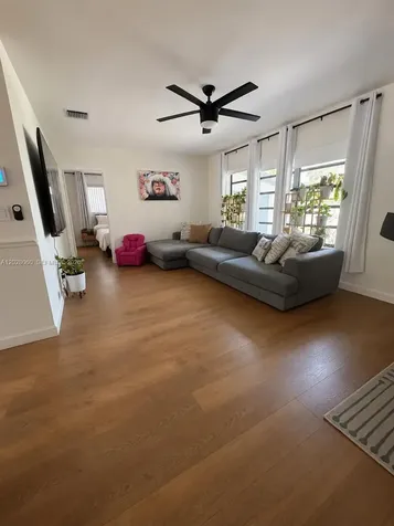 11 Redwood Circle Plantation FL 33317