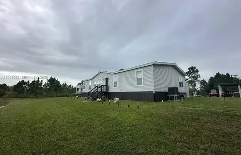 17663 NW 266th Street Okeechobee FL 34972