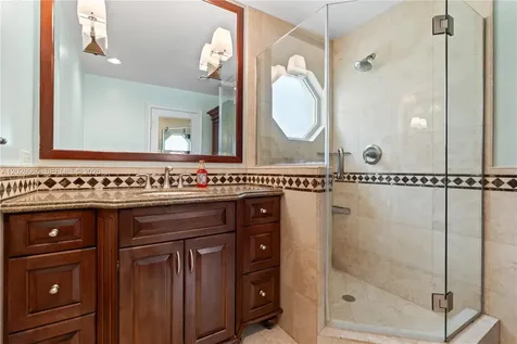 1090 NW 192nd Avenue Pembroke Pines FL 33029