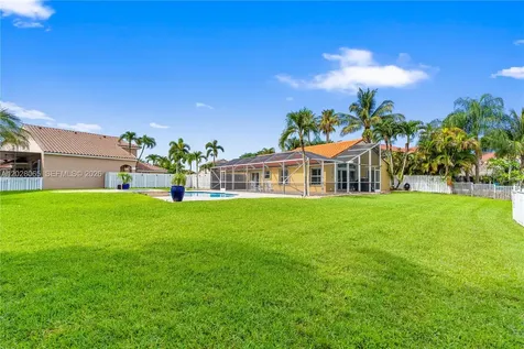 1090 NW 192nd Avenue Pembroke Pines FL 33029