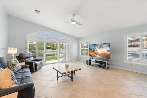 1090 NW 192nd Avenue Pembroke Pines FL 33029