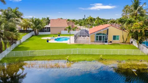 1090 NW 192nd Avenue Pembroke Pines FL 33029