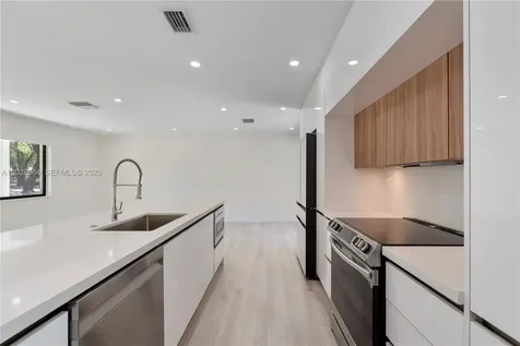 255 Grant Drive Coral Gables FL 33133