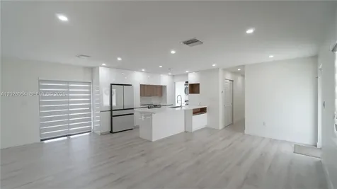 255 Grant Drive Coral Gables FL 33133