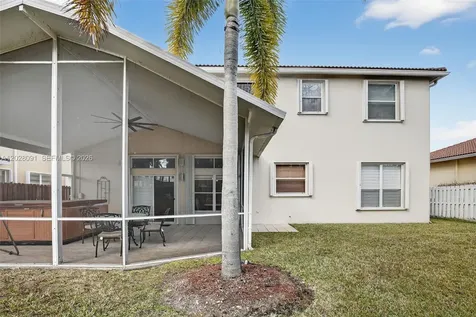 19018 NW 23rd Place Pembroke Pines FL 33029