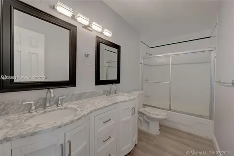 3673 W Valley Green Drive Davie FL 33328