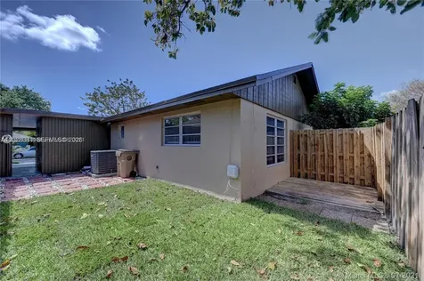 3673 W Valley Green Drive Davie FL 33328