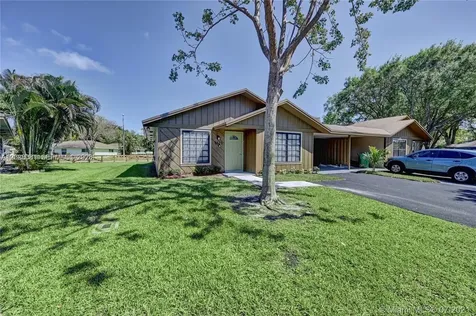 3673 W Valley Green Drive Davie FL 33328