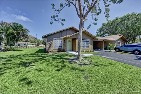 3673 W Valley Green Drive Davie FL 33328