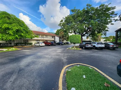 461 NW 107 Avenue Miami FL 33172