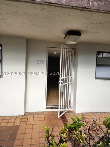 461 NW 107 Avenue Miami FL 33172