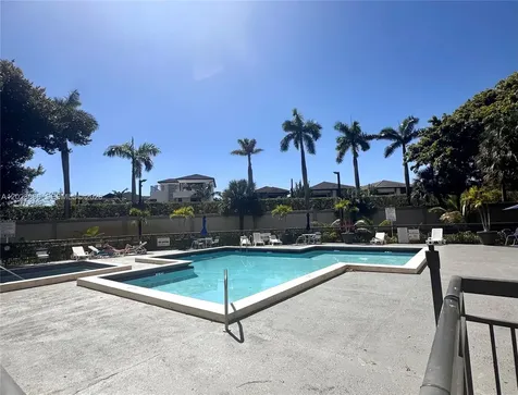 8290 Lake Drive Doral FL 33166