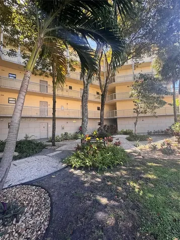 8290 Lake Drive Doral FL 33166