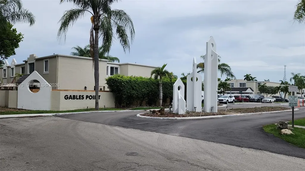 4540 SW 68th Ct Circle Miami FL 33155