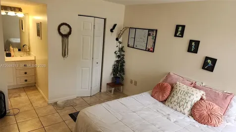 4540 SW 68th Ct Circle Miami FL 33155
