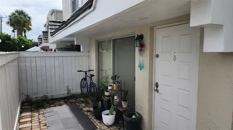 4540 SW 68th Ct Circle Miami FL 33155