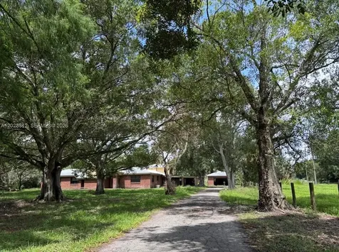 375 & 311 County Road 720 Clewiston FL 33440