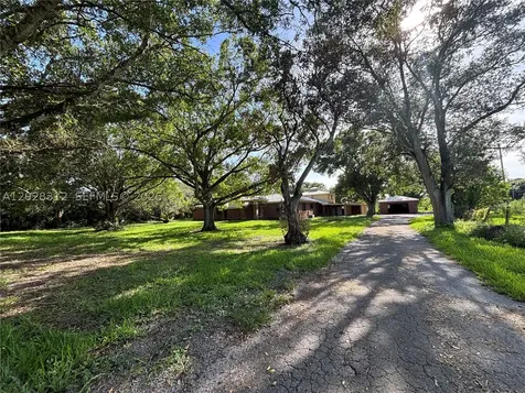 375 & 311 County Road 720 Clewiston FL 33440