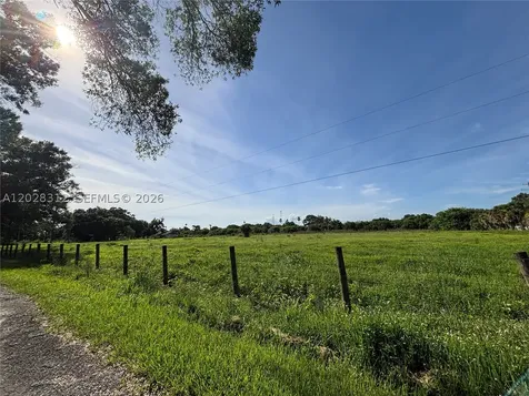 375 & 311 County Road 720 Clewiston FL 33440