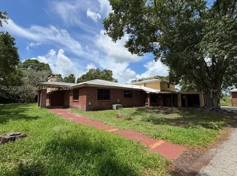 375 & 311 County Road 720 Clewiston FL 33440