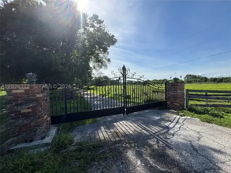 375 & 311 County Road 720 Clewiston FL 33440