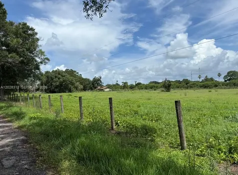 375 & 311 County Road 720 Clewiston FL 33440