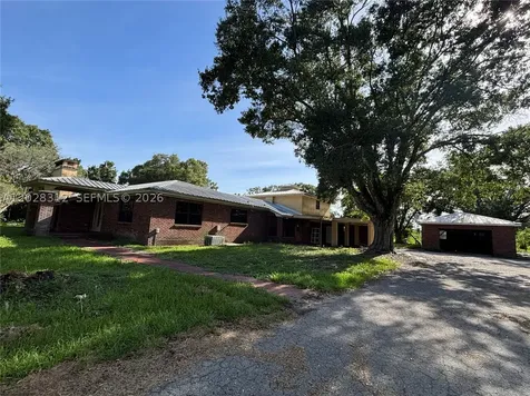 375 & 311 County Road 720 Clewiston FL 33440