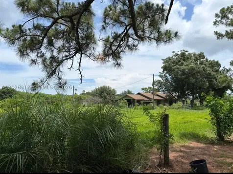 375 & 311 County Road 720 Clewiston FL 33440