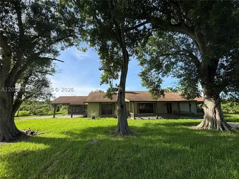 375 & 311 County Road 720 Clewiston FL 33440