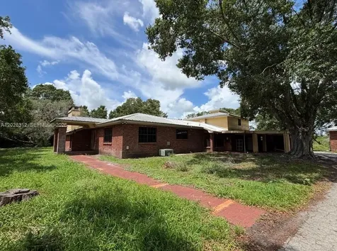 375 & 311 County Road 720 Clewiston FL 33440