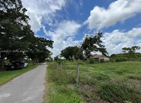 375 & 311 County Road 720 Clewiston FL 33440