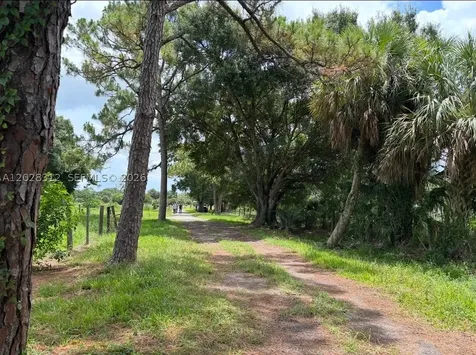 375 & 311 County Road 720 Clewiston FL 33440