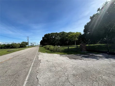 375 & 311 County Road 720 Clewiston FL 33440